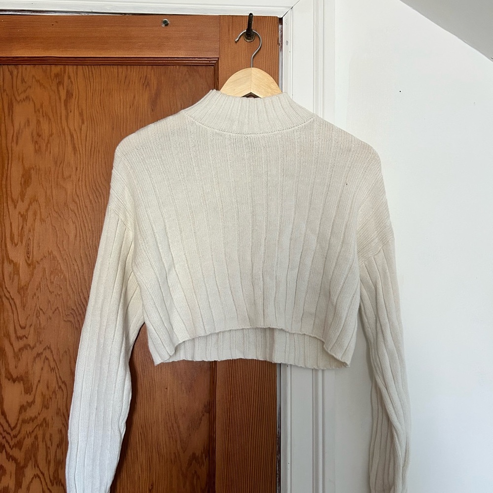 Kendall & Kylie Off-White Ribbed Knit Top